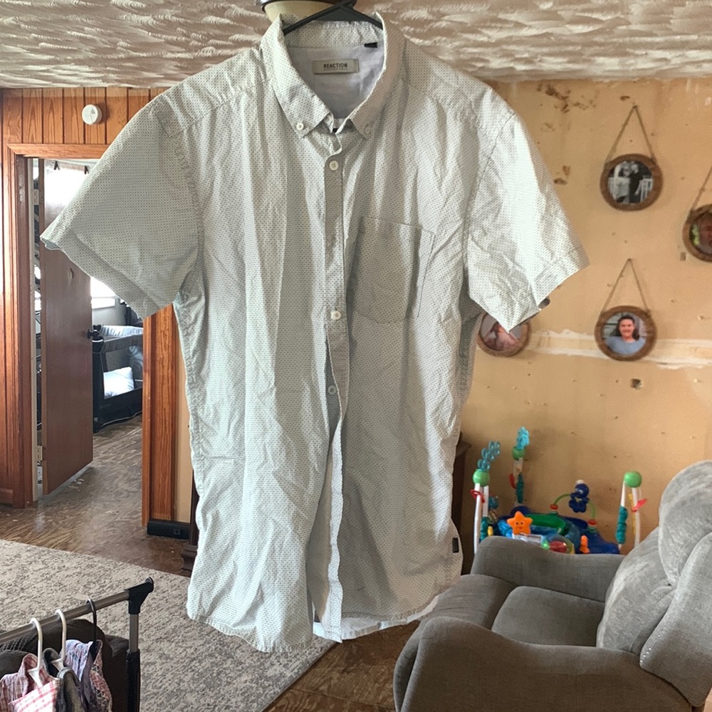 Short sleeve button up